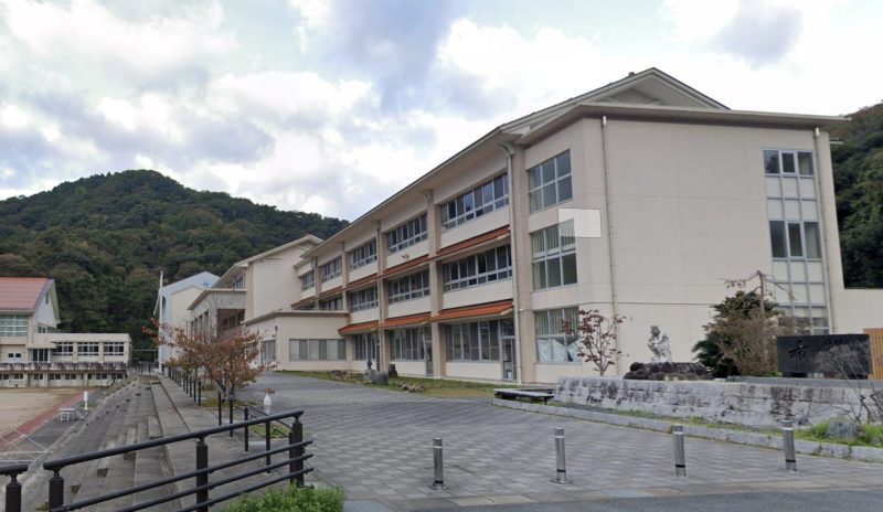 岩美町立岩美中学校